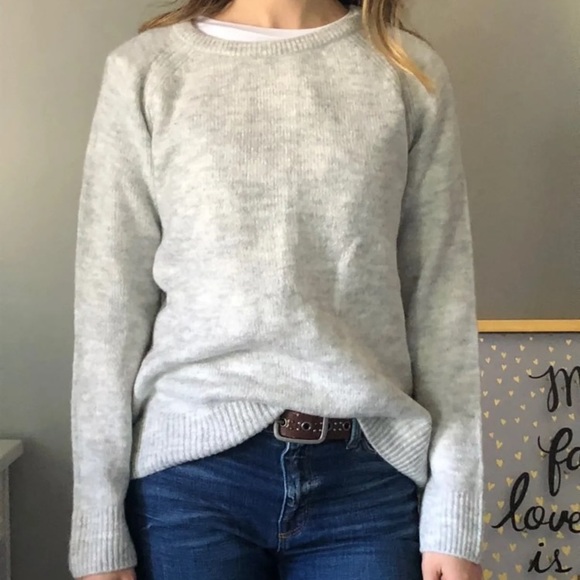 NWT H&M sweater - Picture 1 of 3
